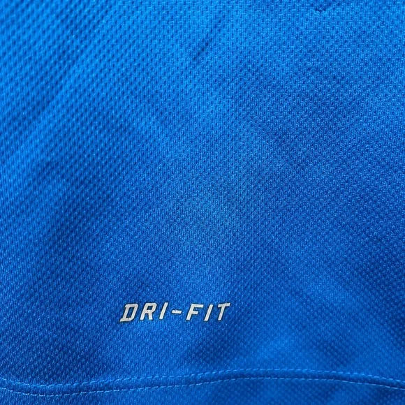 Women’s small Nike shirt - Picture 3 of 6